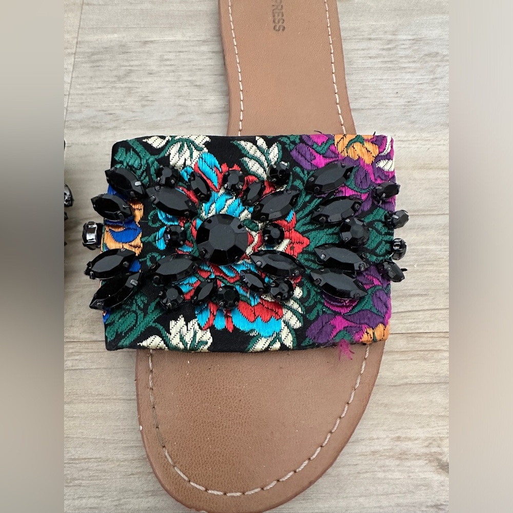 Express Sandals - Picture 2 of 11
